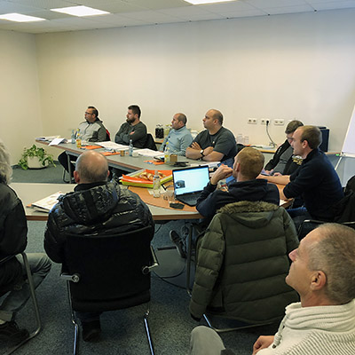 Training of the fitters in the conference room